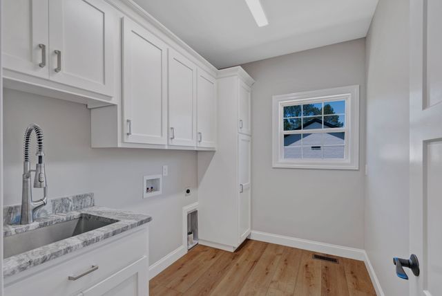 109 Fairway Dr, Lawrenceburg, TN 38464