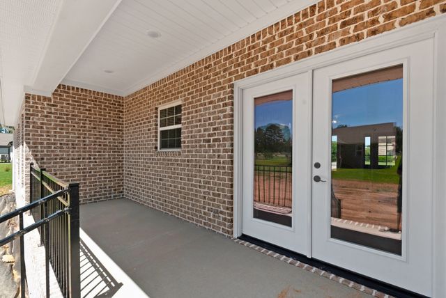 109 Fairway Dr, Lawrenceburg, TN 38464