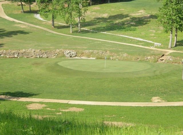 109 Fairway Dr, Lawrenceburg, TN 38464