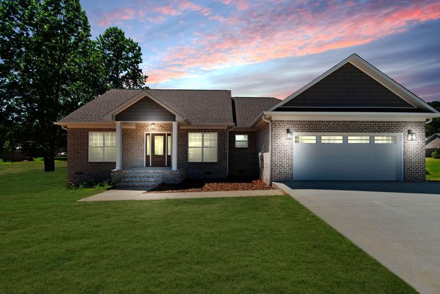 109 Fairway Dr, Lawrenceburg, TN 38464