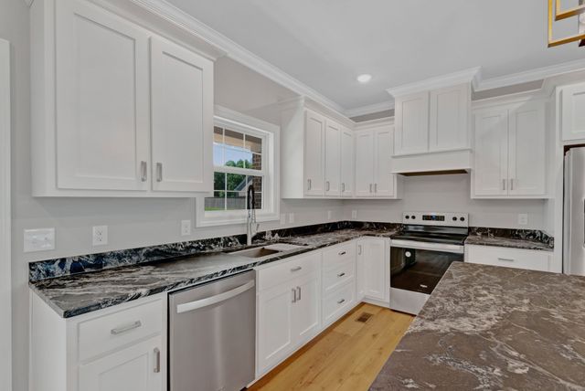 109 Fairway Dr, Lawrenceburg, TN 38464