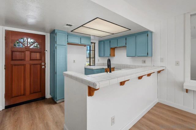 9250 Towne Centre Drive 6, San Diego, CA 92121