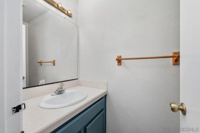 9250 Towne Centre Drive 6, San Diego, CA 92121