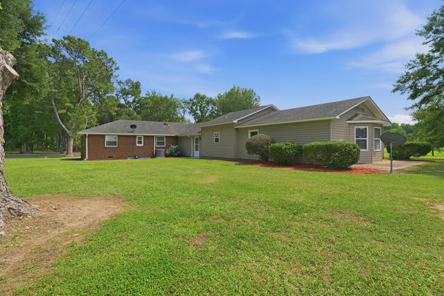 1469 Wren Road, Saint Stephen, SC 29479
