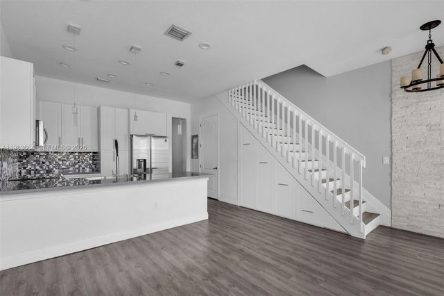 624 SW 147th Ave 624, Pembroke Pines, FL 33027