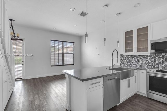 624 SW 147th Ave 624, Pembroke Pines, FL 33027