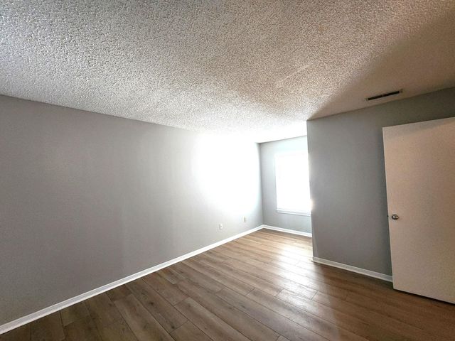 2011 N Highway 17 2000i, Mount Pleasant, SC 29466