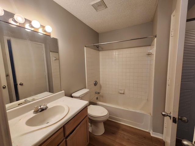 2011 N Highway 17 2000i, Mount Pleasant, SC 29466