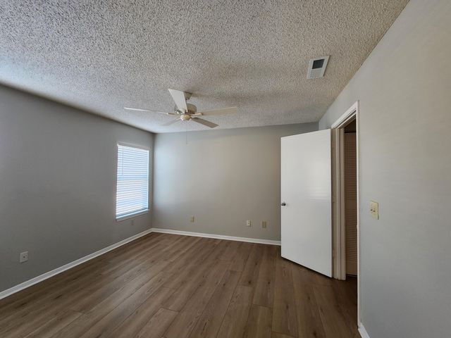 2011 N Highway 17 2000i, Mount Pleasant, SC 29466