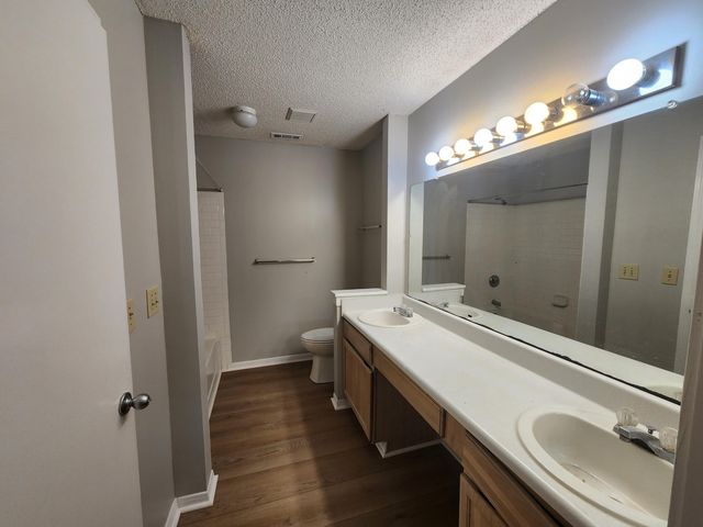 2011 N Highway 17 2000i, Mount Pleasant, SC 29466