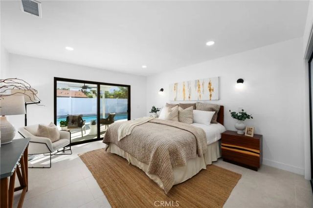 1975 E Mark Leslie, Palm Springs, CA 92264