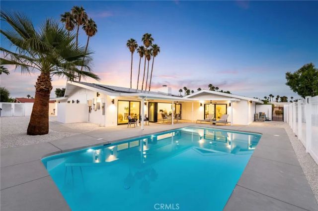 1975 E Mark Leslie, Palm Springs, CA 92264