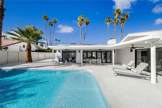 1975 E Mark Leslie, Palm Springs, CA 92264