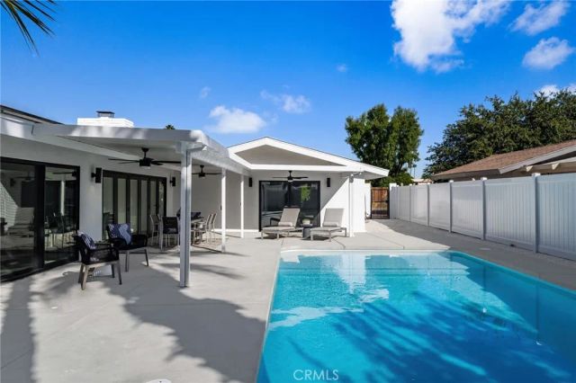 1975 E Mark Leslie, Palm Springs, CA 92264