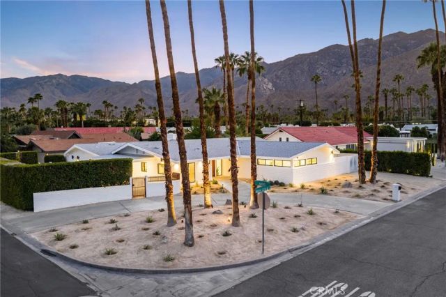 1975 E Mark Leslie, Palm Springs, CA 92264