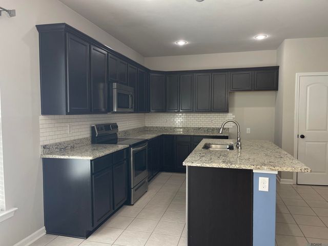 42568 Baystone Ave, Prairieville, LA 70769