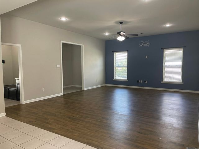 42568 Baystone Ave, Prairieville, LA 70769