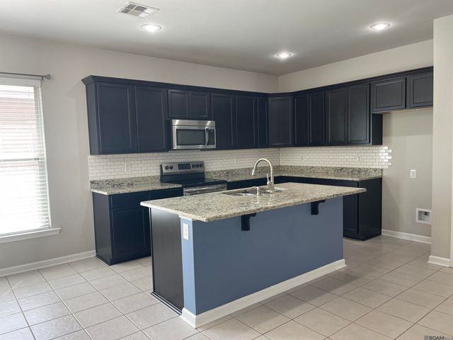42568 Baystone Ave, Prairieville, LA 70769