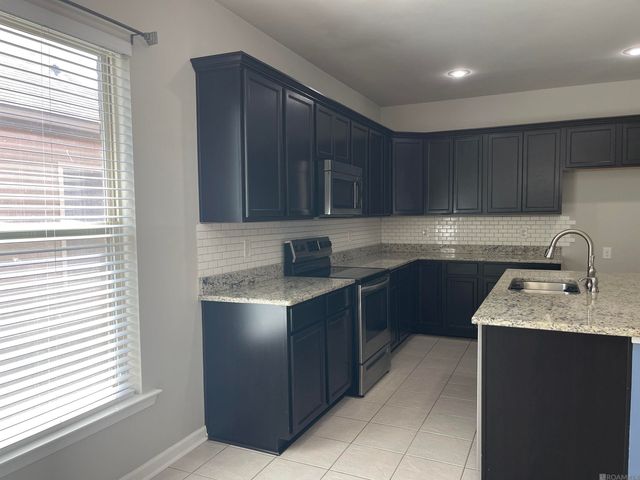 42568 Baystone Ave, Prairieville, LA 70769