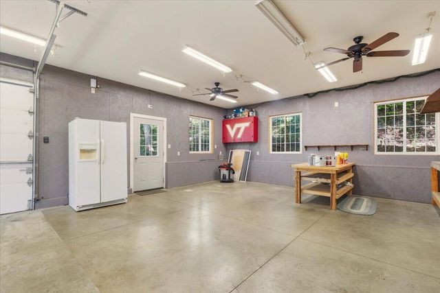 24057 Coshocton Road, Howard, OH 43028