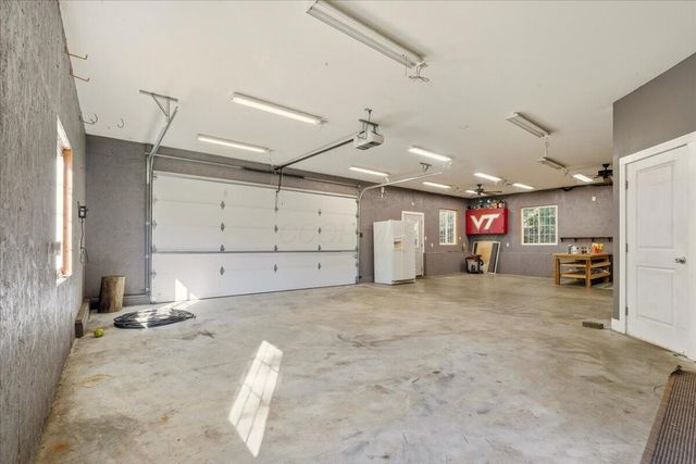 24057 Coshocton Road, Howard, OH 43028