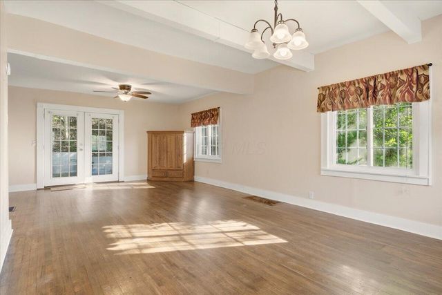 24057 Coshocton Road, Howard, OH 43028