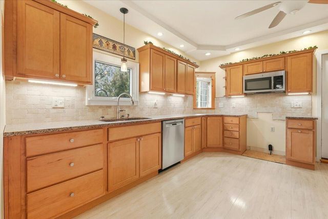 24057 Coshocton Road, Howard, OH 43028