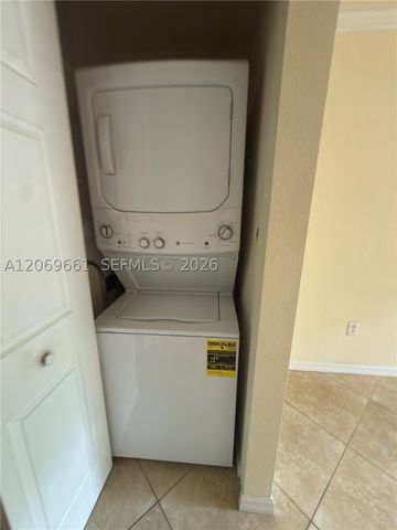 1000 Palm Trl 3, Delray Beach, FL 33483