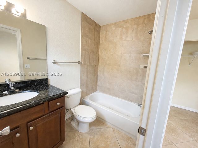 1000 Palm Trl 3, Delray Beach, FL 33483