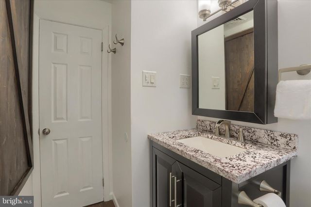 7936 MOYER RD, Harrisburg, PA 17112