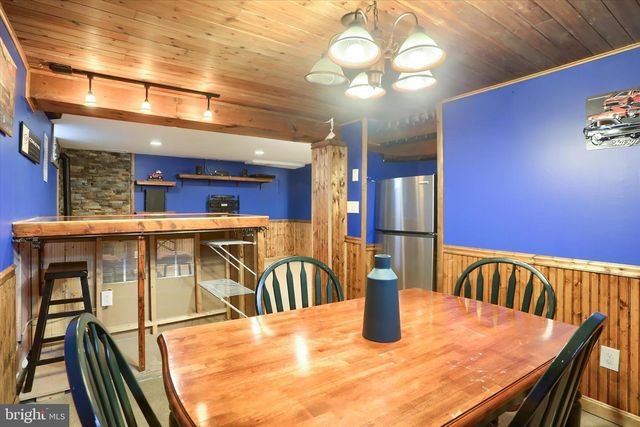 7936 MOYER RD, Harrisburg, PA 17112