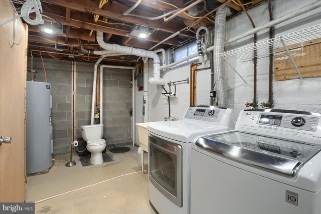 7936 MOYER RD, Harrisburg, PA 17112