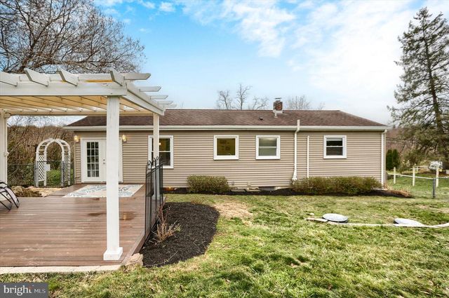 7936 MOYER RD, Harrisburg, PA 17112