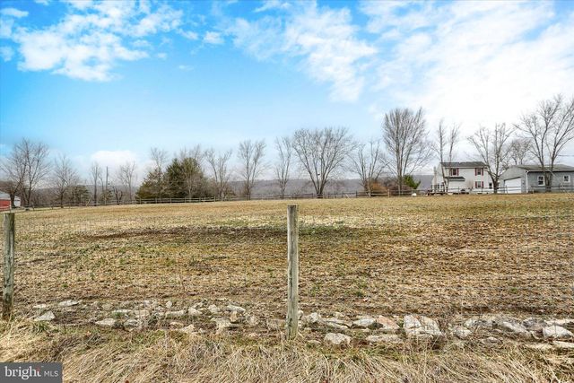 7936 MOYER RD, Harrisburg, PA 17112