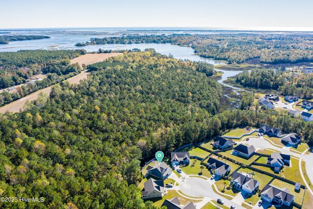 508 Diamond Ridge Court, Hubert, NC 28539