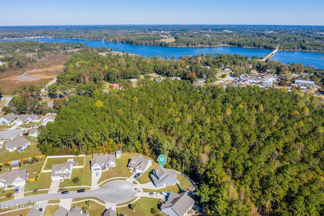 508 Diamond Ridge Court, Hubert, NC 28539