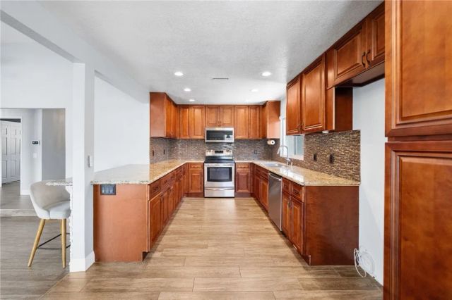 29998 Windward, Canyon Lake, CA 92587