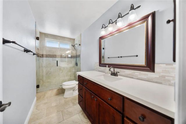 29998 Windward, Canyon Lake, CA 92587