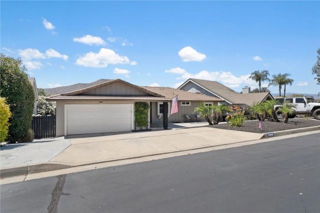 29998 Windward, Canyon Lake, CA 92587