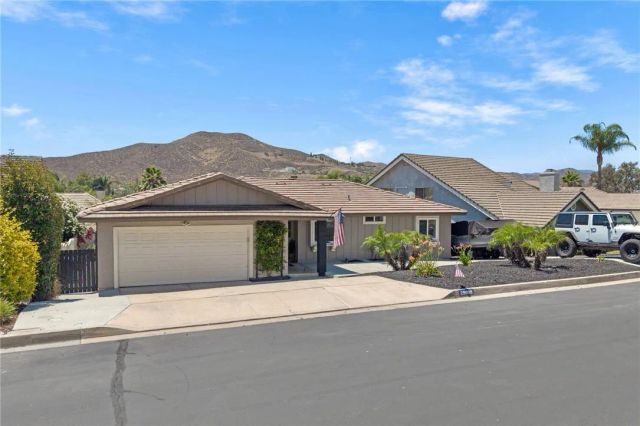 29998 Windward, Canyon Lake, CA 92587