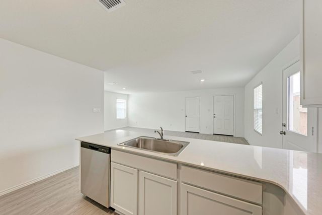 313 Marty Allen LOOP, Jarrell, TX 76537