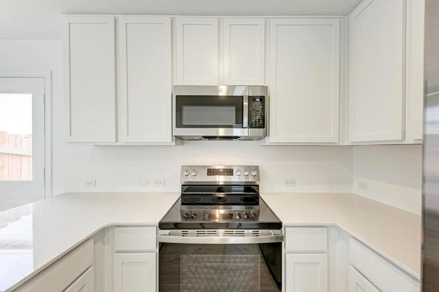 313 Marty Allen LOOP, Jarrell, TX 76537
