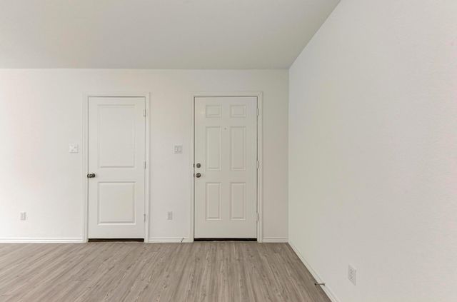 313 Marty Allen LOOP, Jarrell, TX 76537