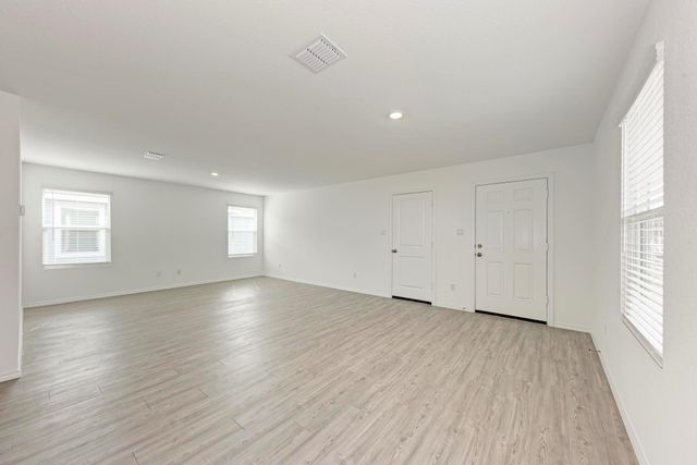 313 Marty Allen LOOP, Jarrell, TX 76537