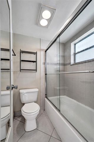 9440 Poinciana Pl 108, Davie, FL 33324