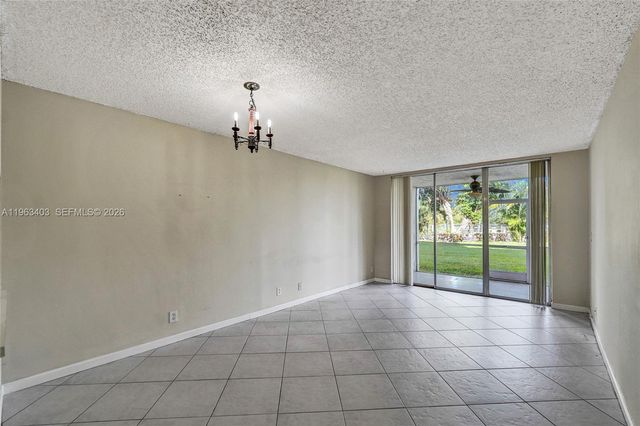 9440 Poinciana Pl 108, Davie, FL 33324