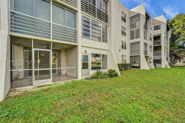 9440 Poinciana Pl 108, Davie, FL 33324