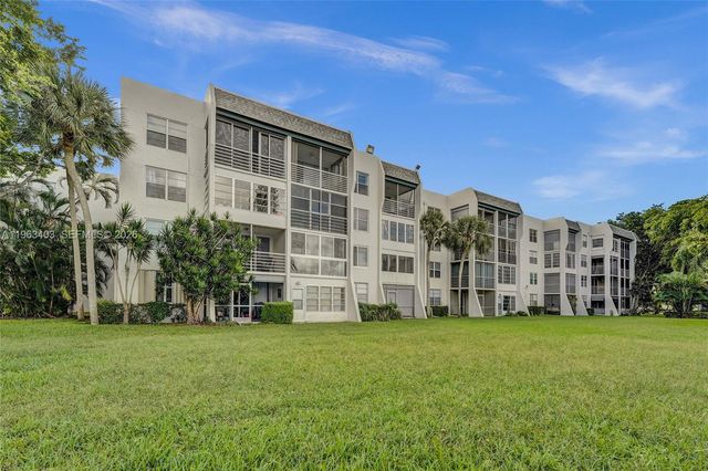 9440 Poinciana Pl 108, Davie, FL 33324