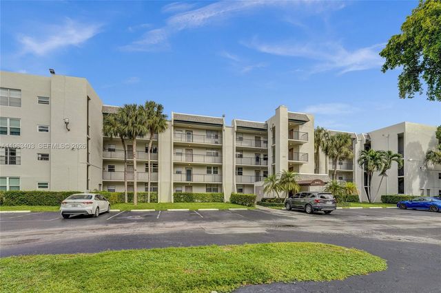 9440 Poinciana Pl 108, Davie, FL 33324