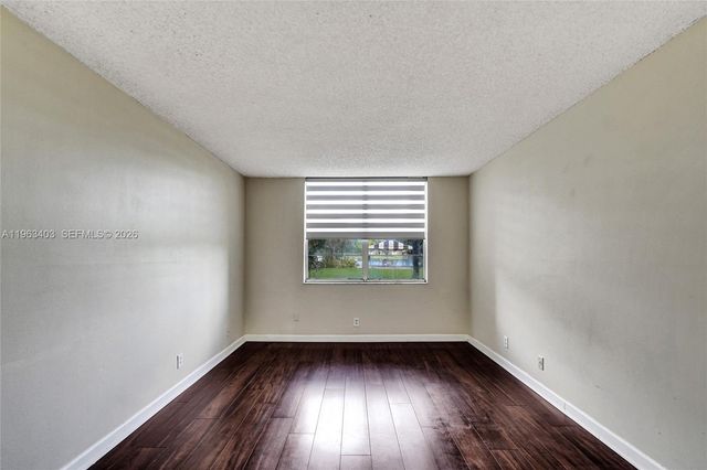 9440 Poinciana Pl 108, Davie, FL 33324